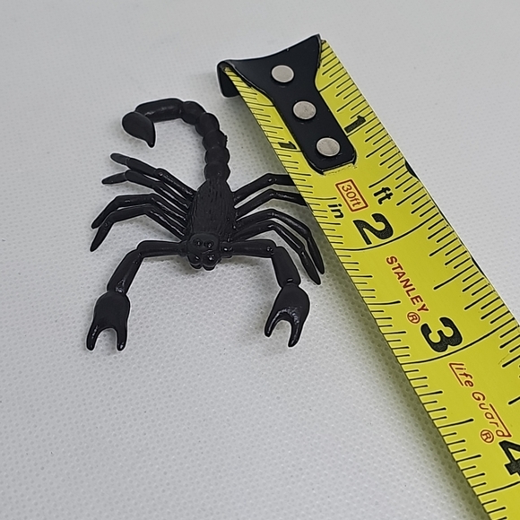 Scorpion Black Figure 2.5" China Safari LTD - Picture 4 of 4